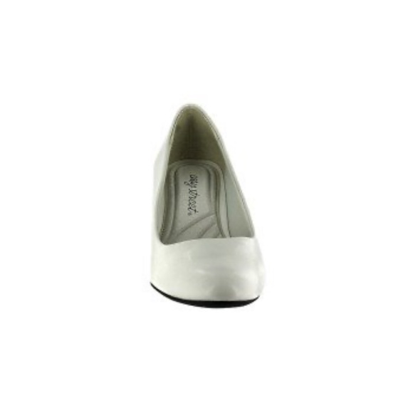 NEW EASY STREET WOMENS FABULOUS FAUX LEATHER SLIP ON HEELS PUMPS SHOES WHITE - Picture 2 of 5